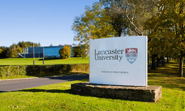 Image of the university sign at the main entrance